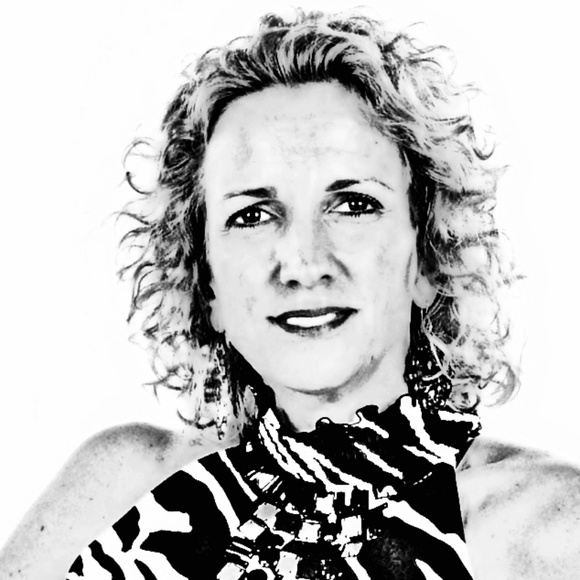 Meet The Posher!! - Picture 1 of 8